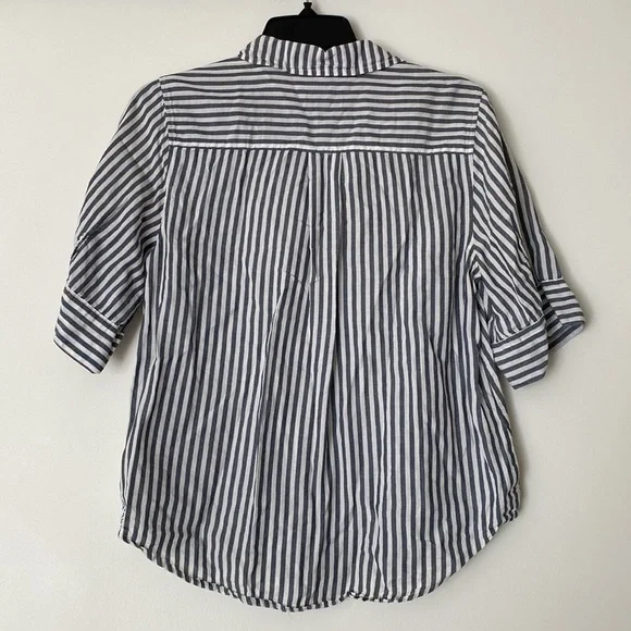 J. Crew short sleeve button up shirt in stripe. Grey and white XS - Picture 8 of 11
